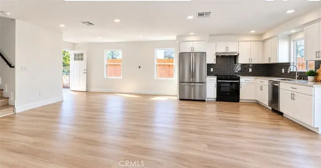 645 W 97th, Los Angeles