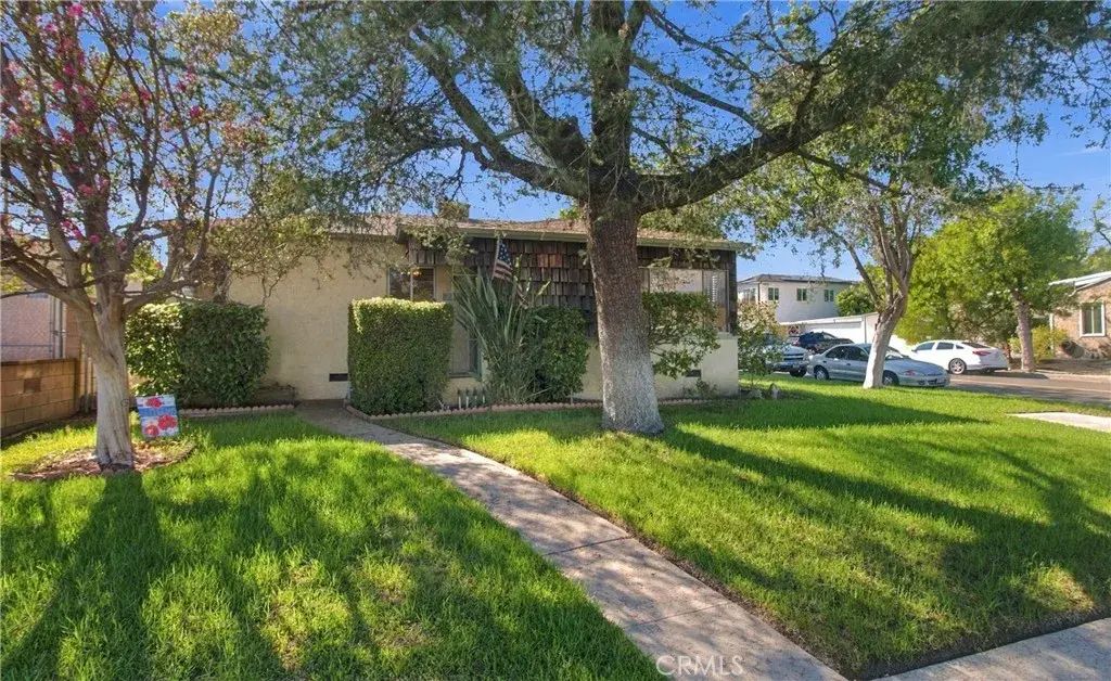 2043 N Maple, Burbank