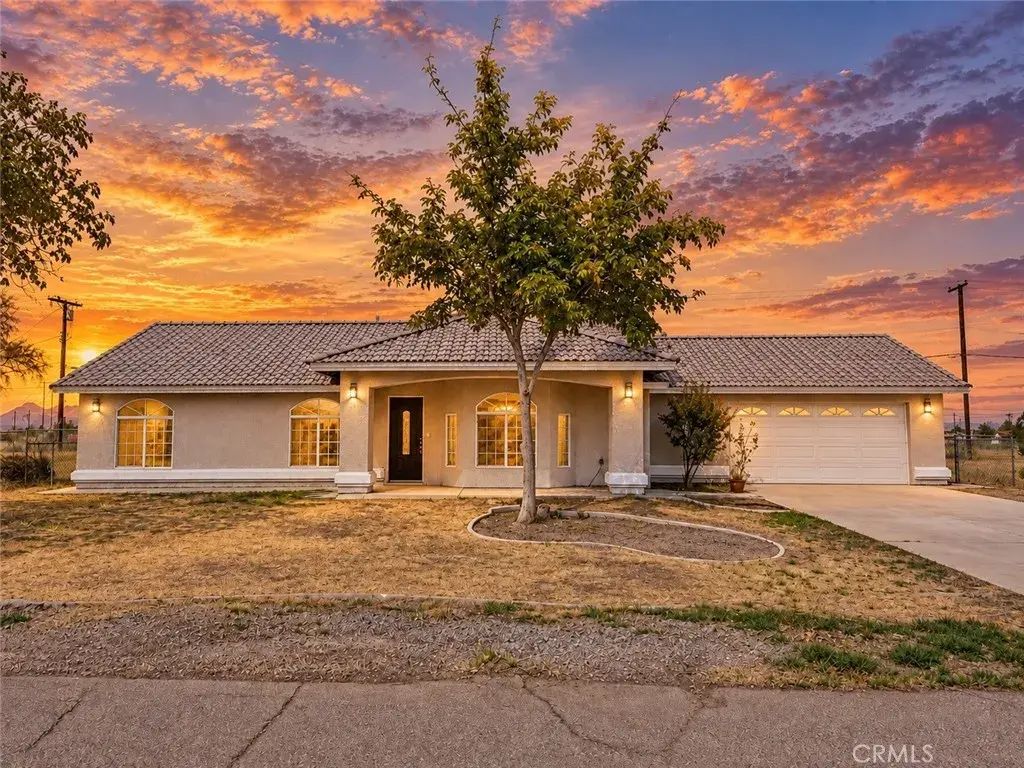 10968 Nambe, Apple Valley