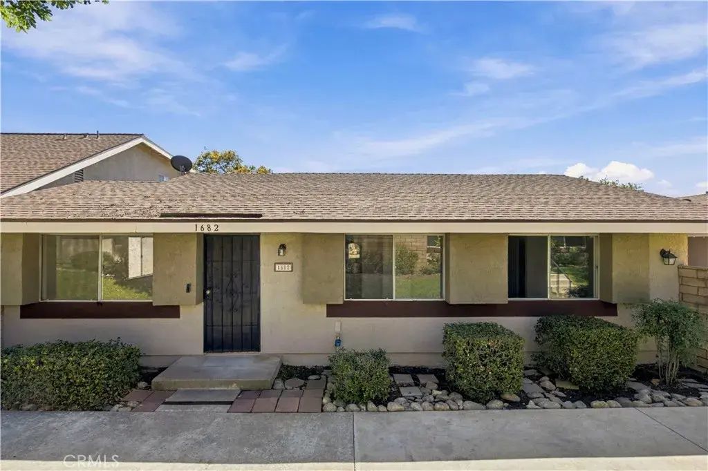 1682 Carmel Cir W, Upland