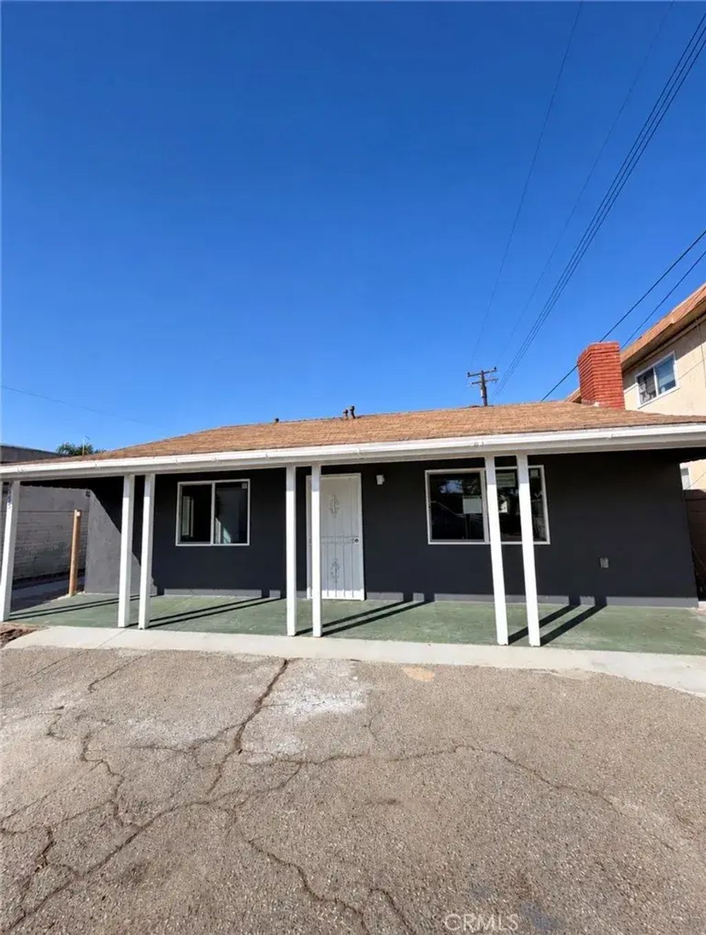 5595 Gardendale, South Gate