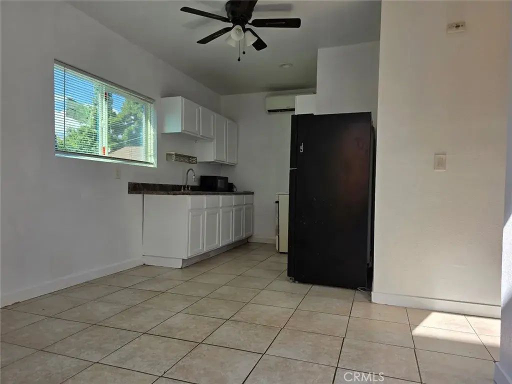 14853 San Fernando Misson Blvd., Los Angeles