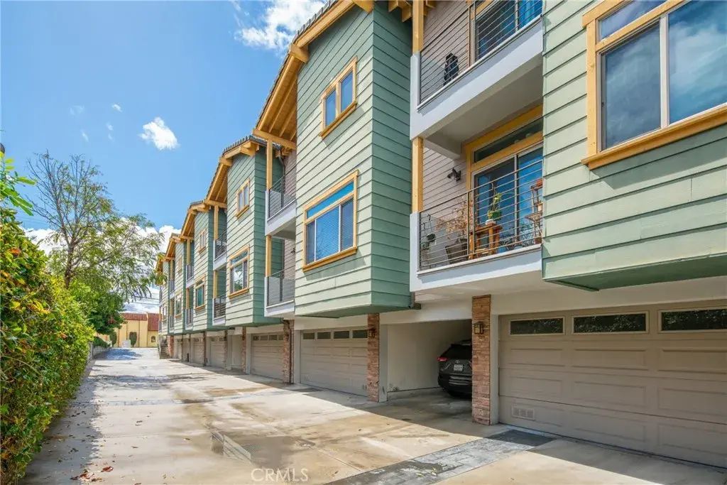 825 W Duarte Road C, Monrovia