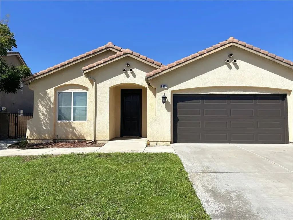 6919 Massy Harris, Corona