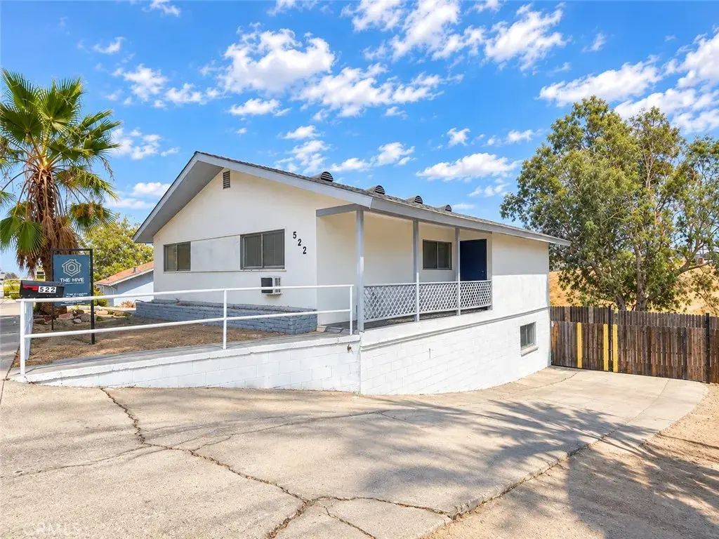 522 Garfield Avenue, Taft