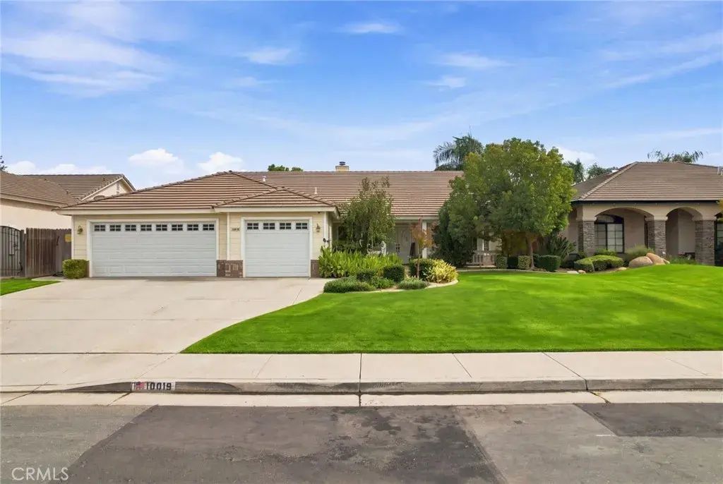 10019 Laurel Park, Bakersfield