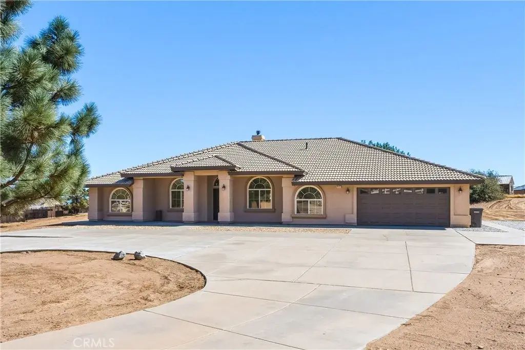 8423 Beaver, Phelan