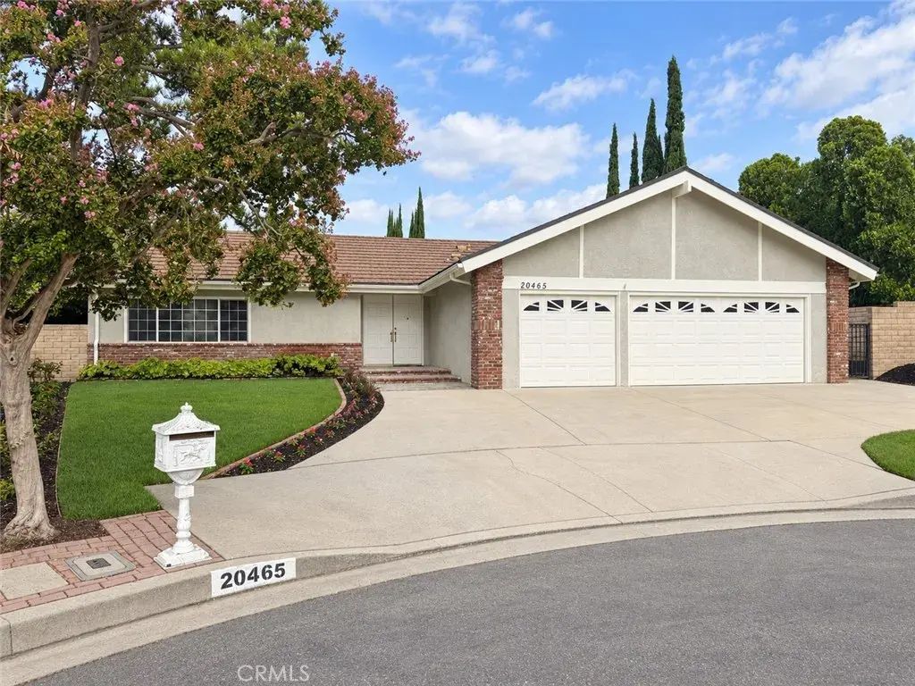 20465 Shamrock Place, Chatsworth