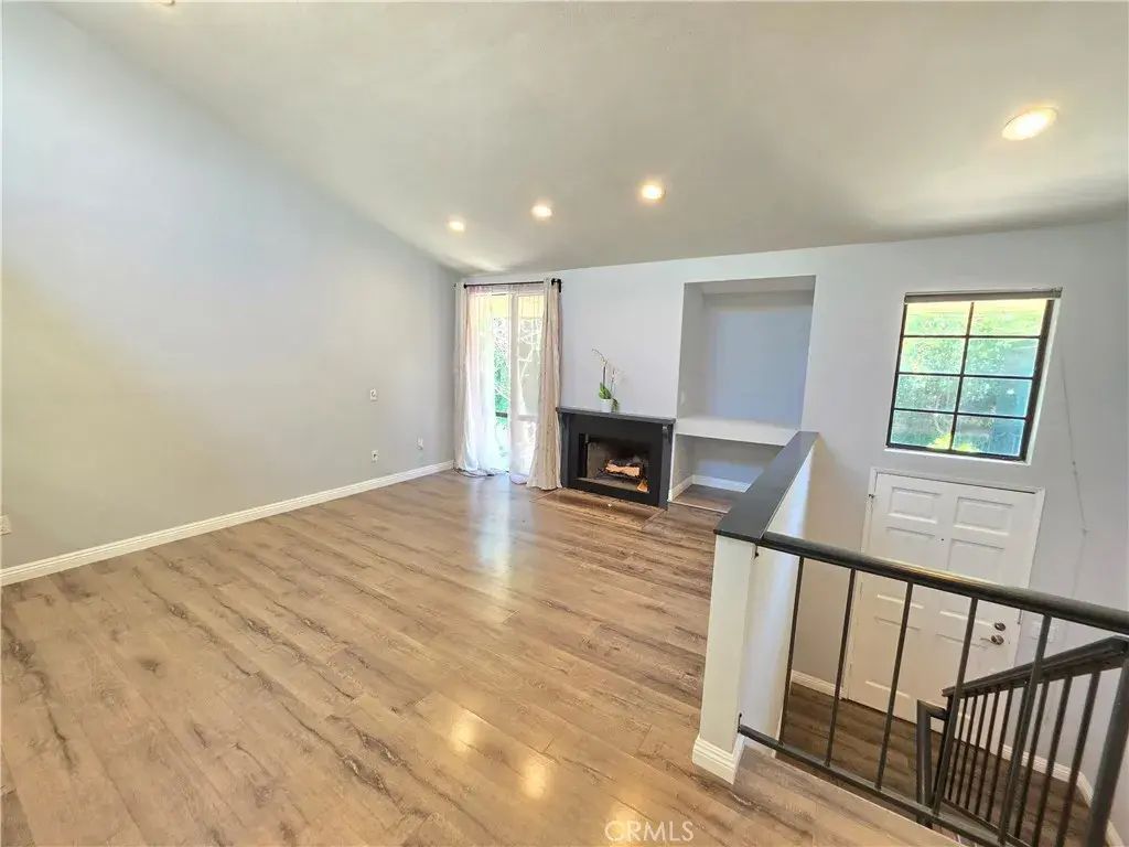 11107 Arminta 22, Los Angeles
