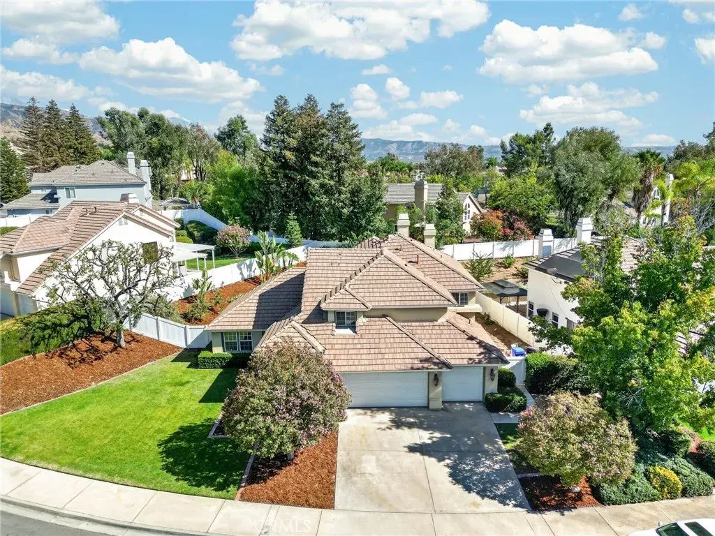 7131 Amberwood, Highland