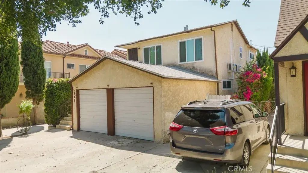 221 N Myers Street B, Burbank