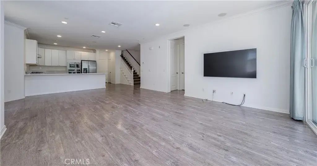 22 Willow Way, Lake Forest