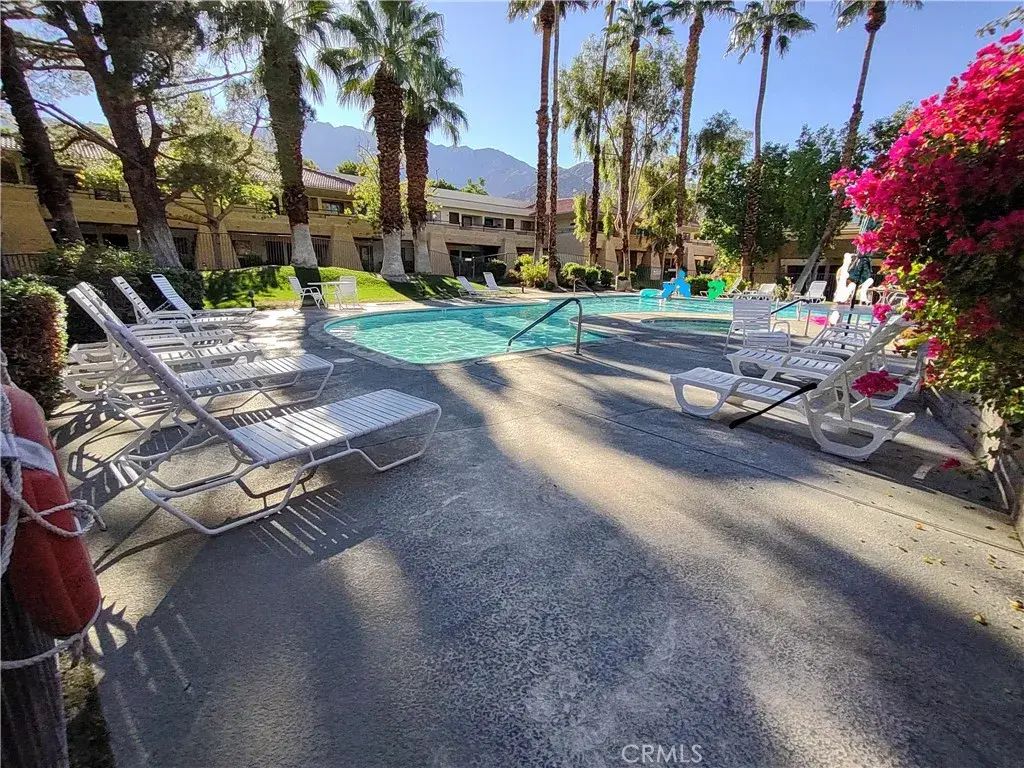 2810 N Arcadia Ct #202 202, Palm Springs