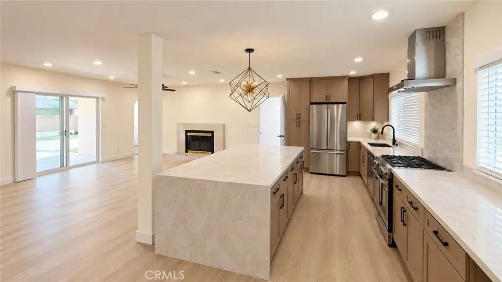 5737 Riverside Avenue, Rialto