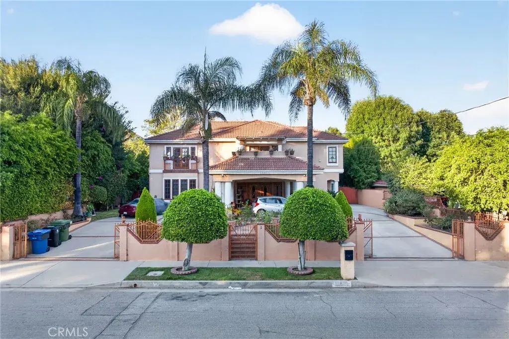 13436 Bradley, Los Angeles