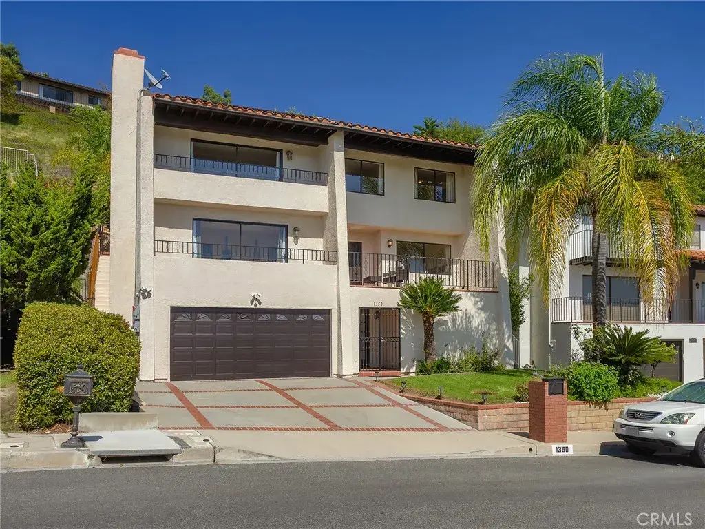 1350 E Tujunga Avenue, Burbank