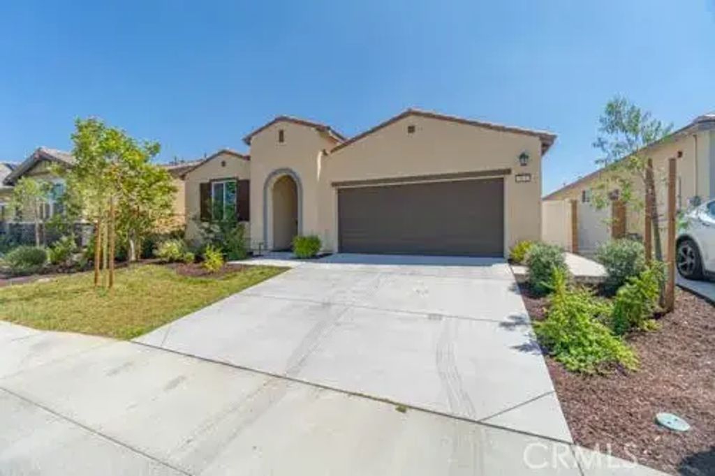 561 Yukon Road, Rialto