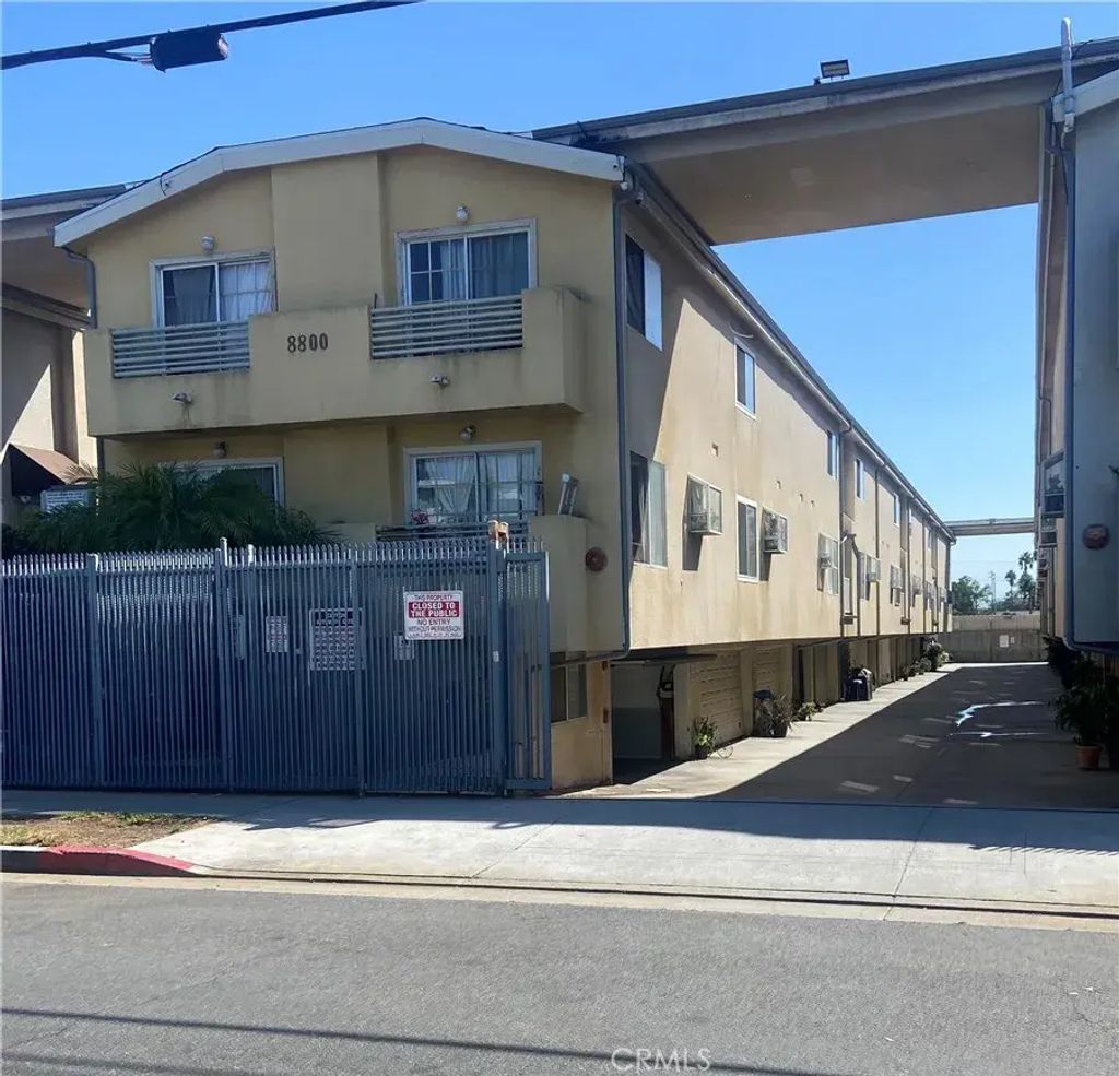 8800 Burnet 16, Los Angeles