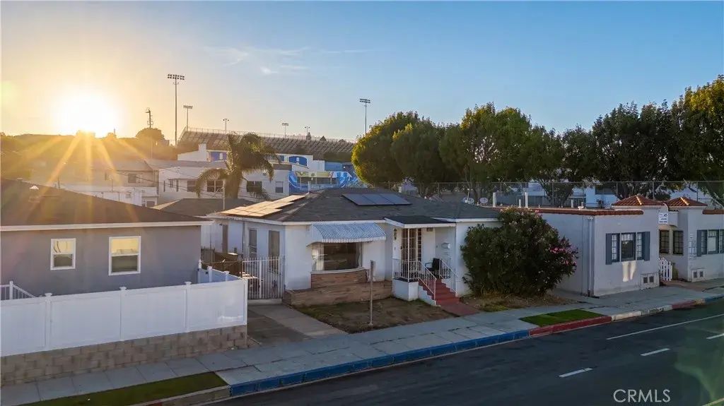 1631 S Cabrillo, Los Angeles