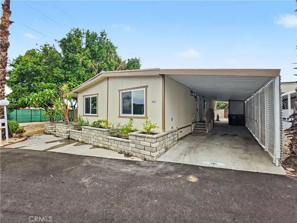 361 Buffalo, Cathedral City