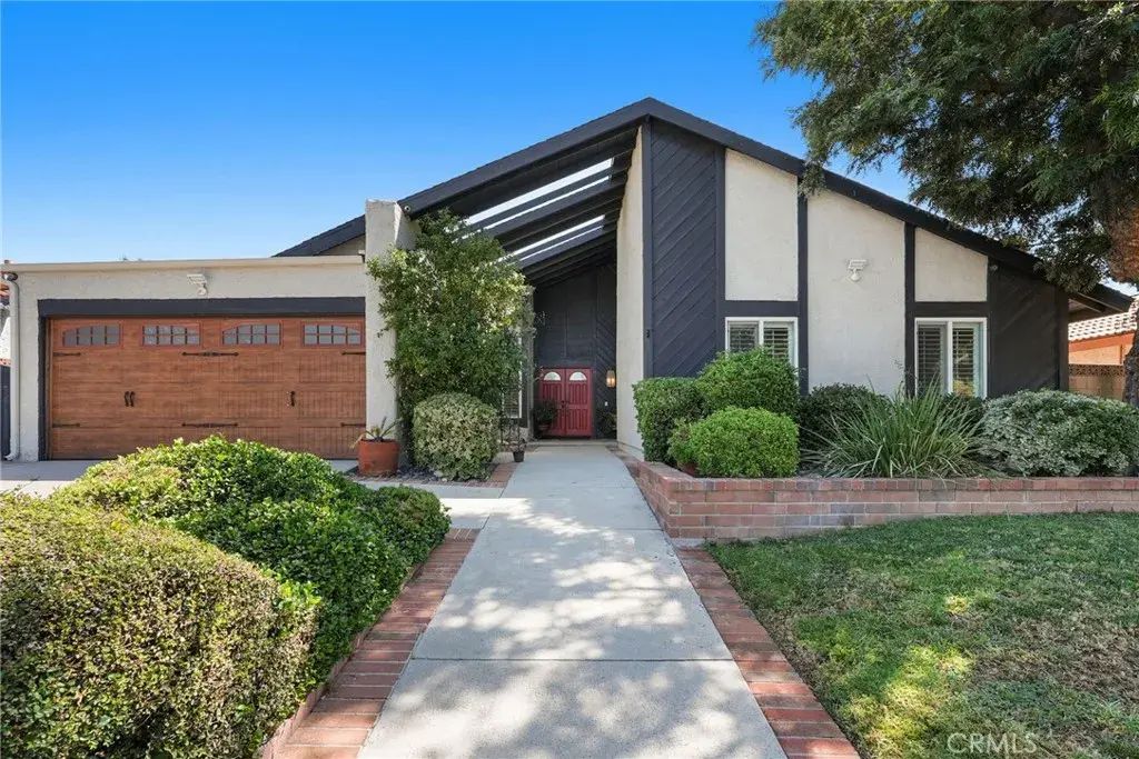 10446 White Oak, Granada Hills