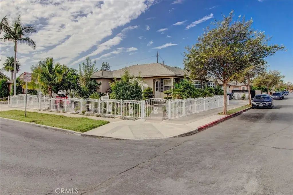 1402 S Poplar Street, Santa Ana