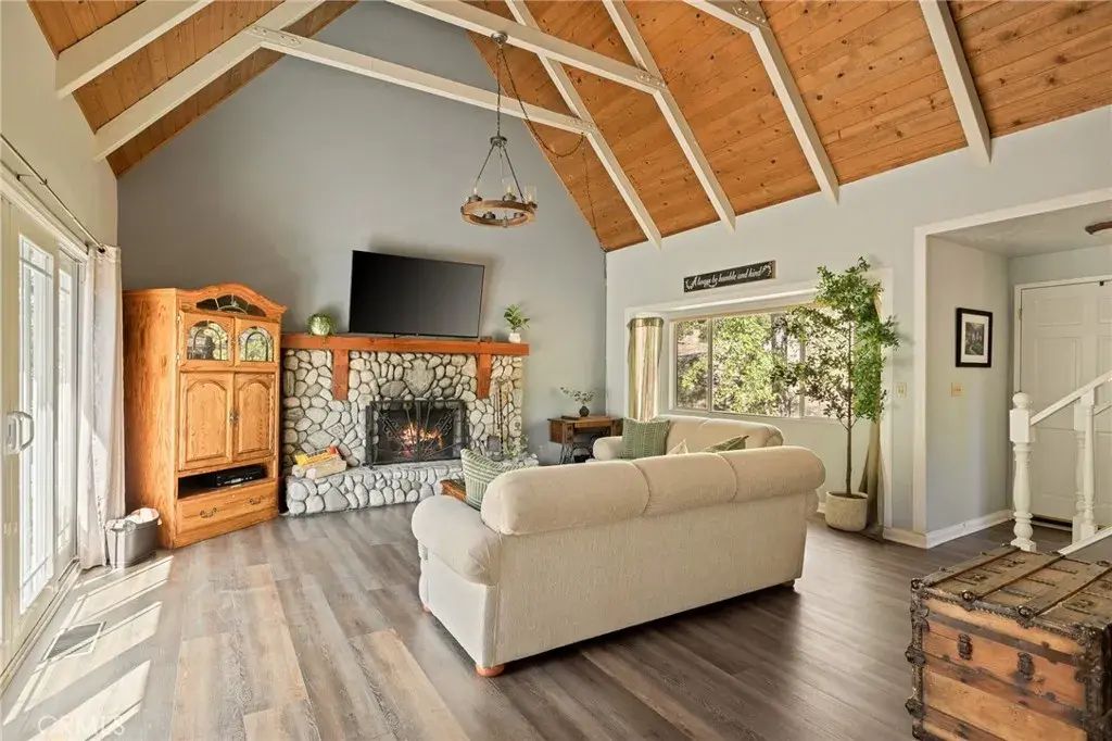 28165 Grenoble, Lake Arrowhead