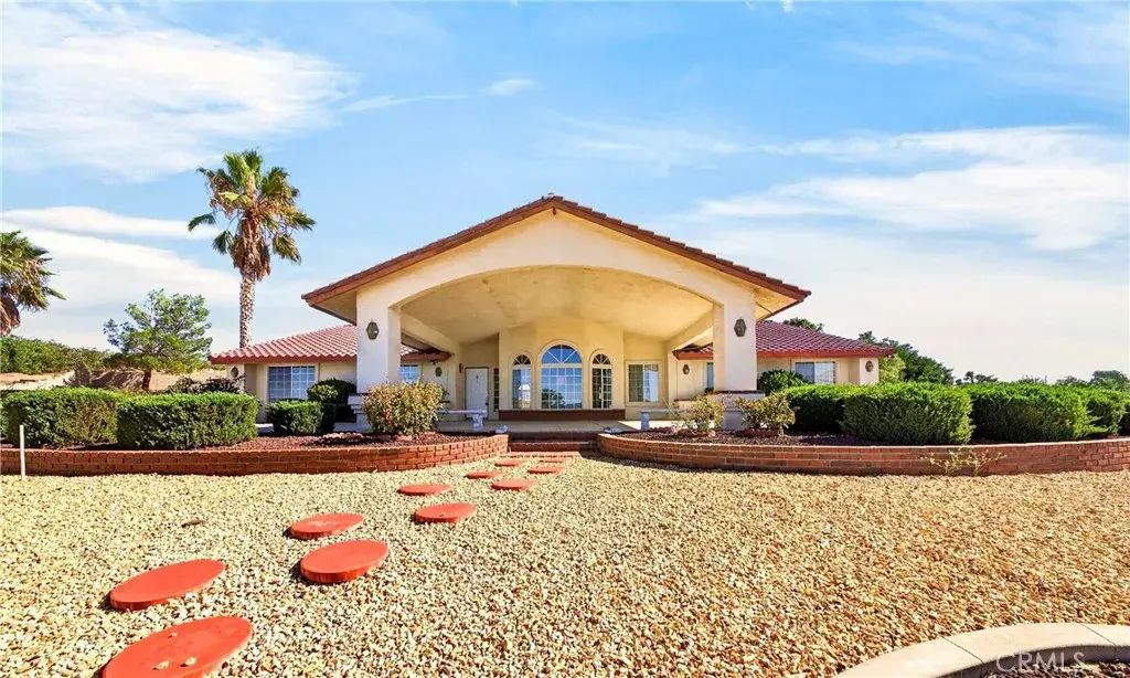 13573 Sunset Drive, Apple Valley