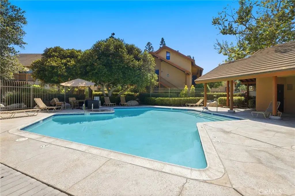 44 Tangelo, Irvine