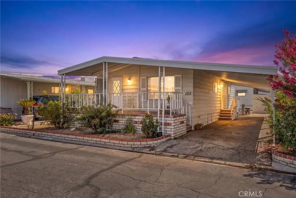 2205 W Acacia Ave 125, Hemet
