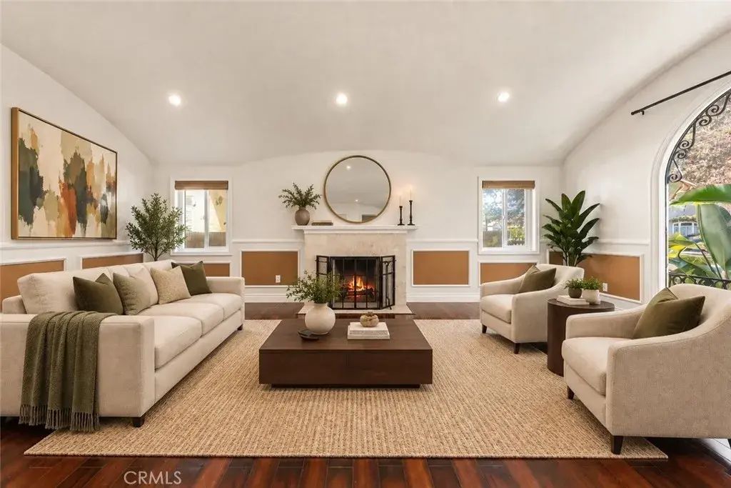 225 Segovia, San Gabriel