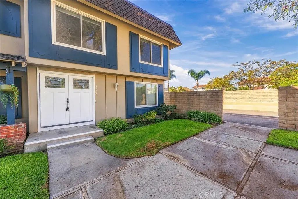 4435 Larwin, Cypress