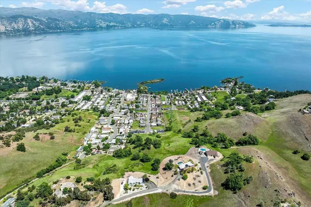501 Island View, Lakeport