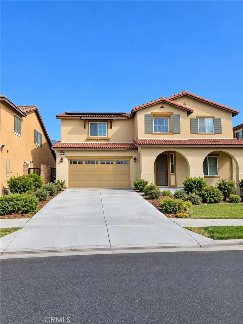 15724 Parry Peak, Fontana