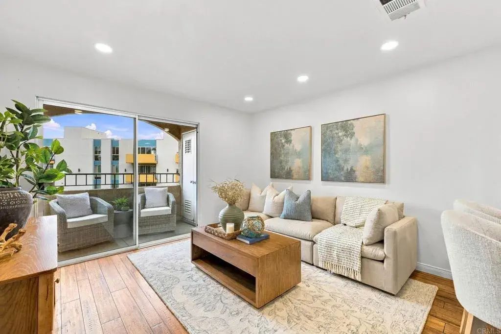 3078 Broadway 318, 