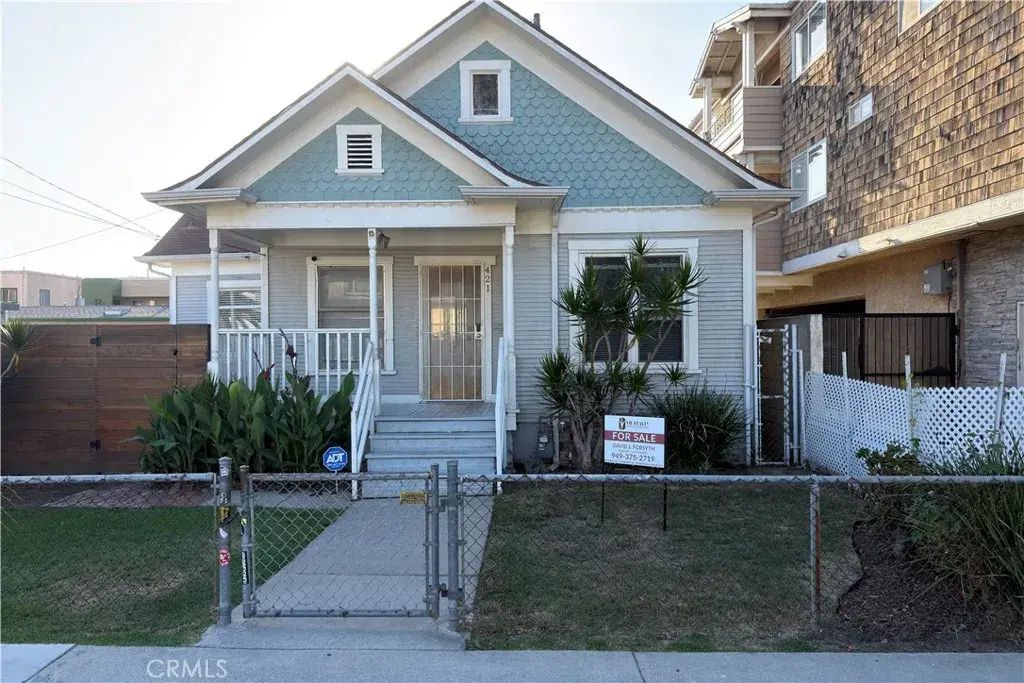 421 Almond Avenue, Long Beach