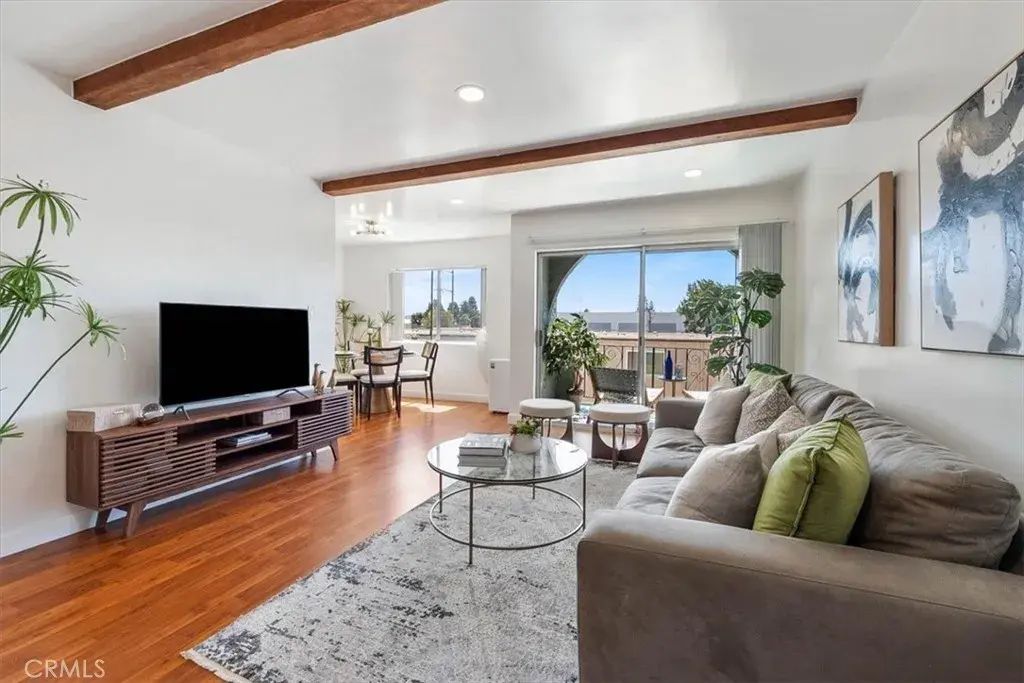 727 N Eucalyptus Avenue 18, Inglewood