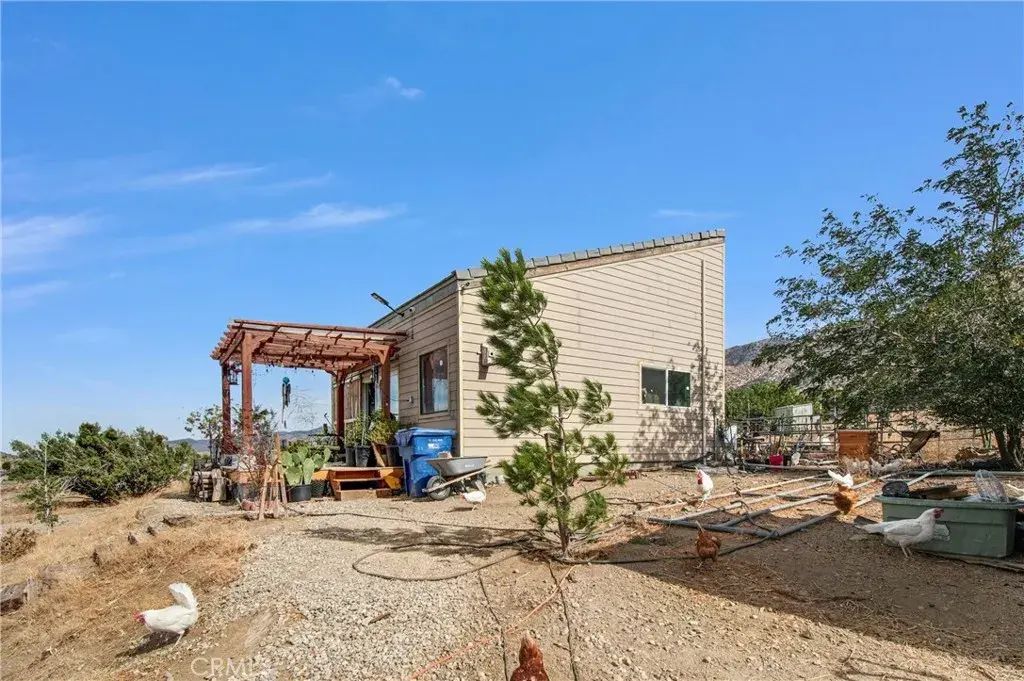 10392 Cima Mesa Road, Juniper Hills