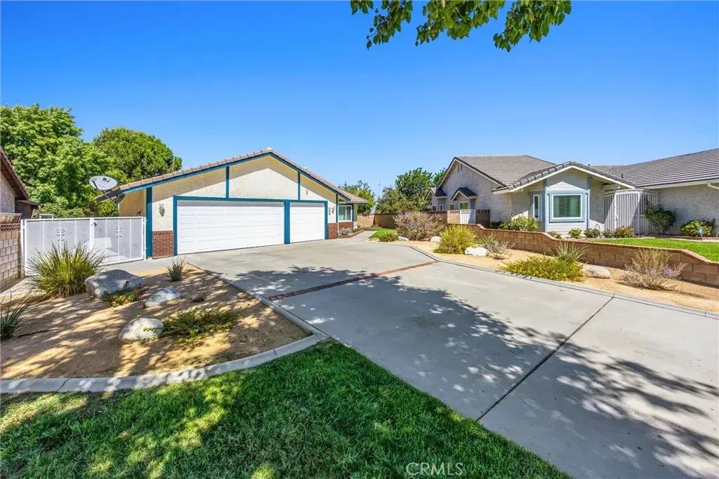 6371 Almond Valley, Quartz Hill