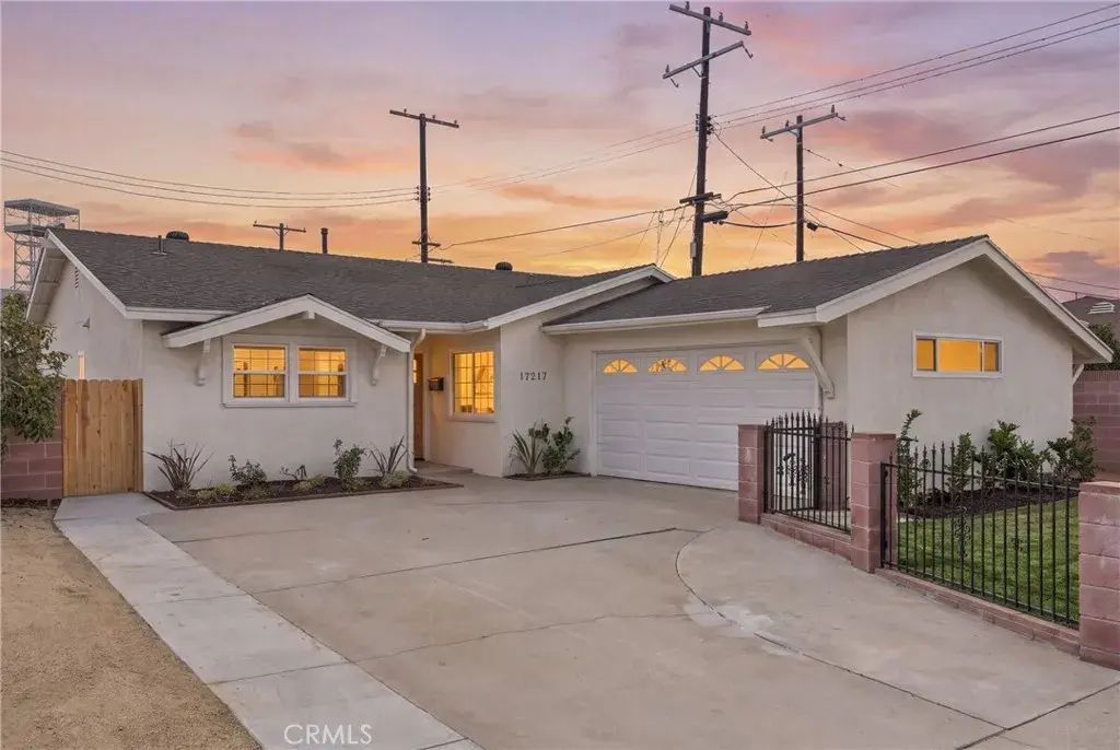 17217 S Hoover, Gardena