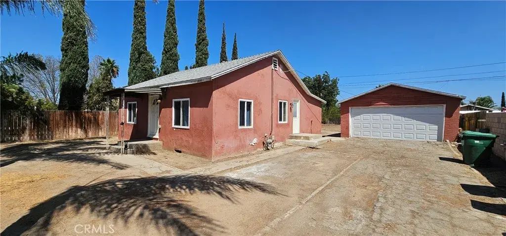 3955 Blair, Corona