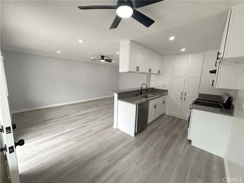 16111 Prairie Avenue 101, Lawndale