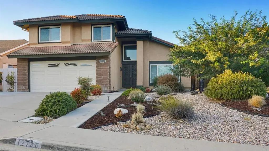 12738 Calle De Las Rosas, 