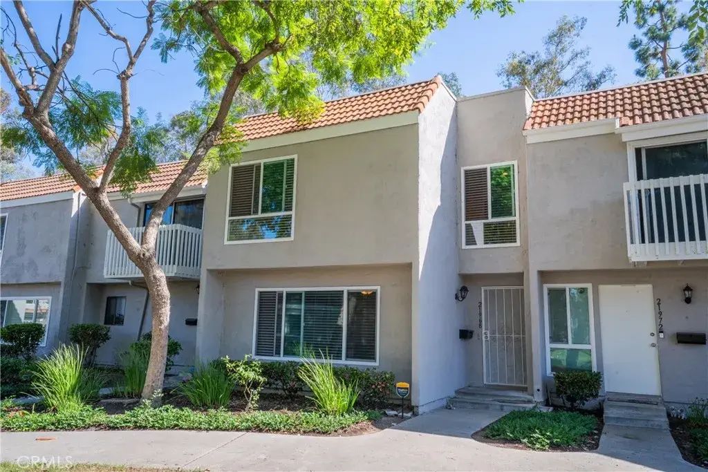 21968 Lakeland, Lake Forest