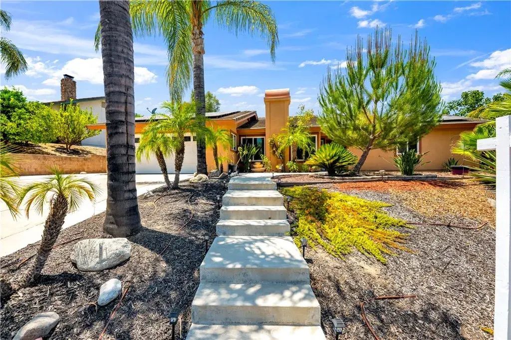 22862 Calcutta, Canyon Lake
