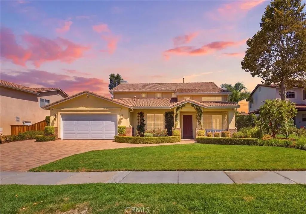 1133 Fernleaf, Corona