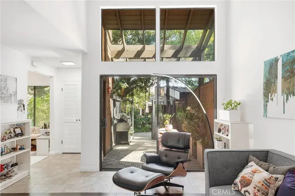3669 Country Club Drive C, Long Beach