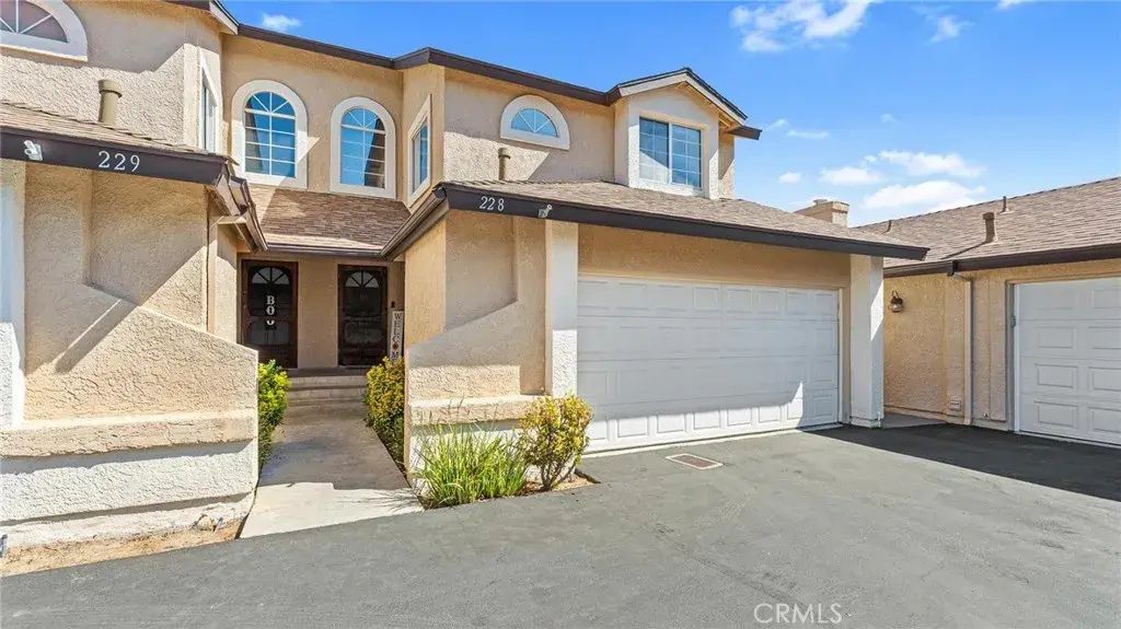 22905 Banyan 228, Saugus