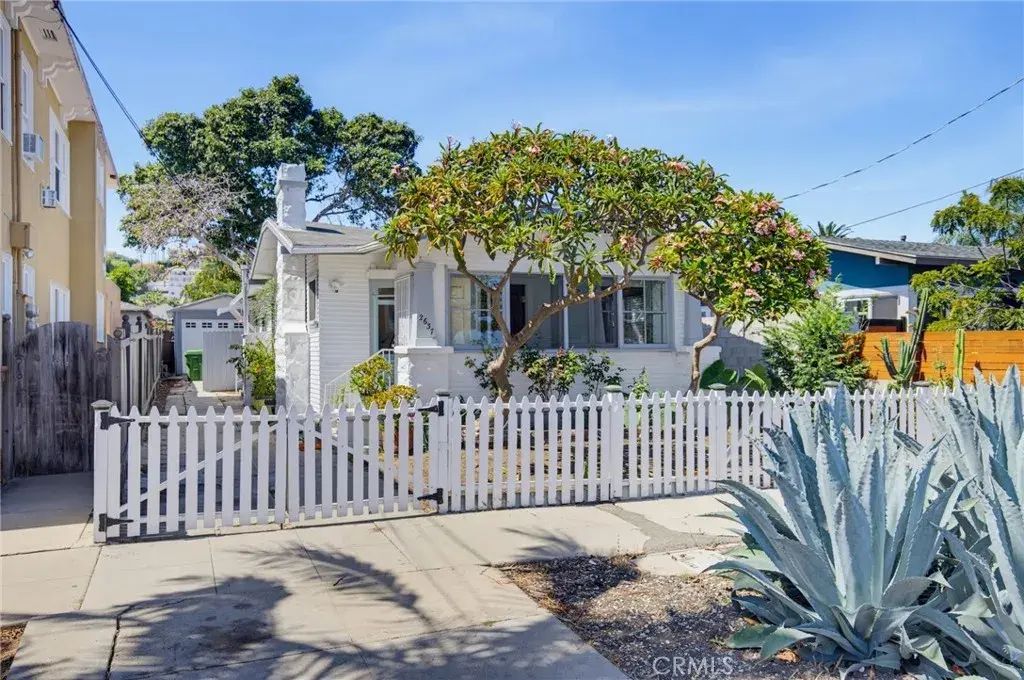 2637 S Pacific Avenue, San Pedro
