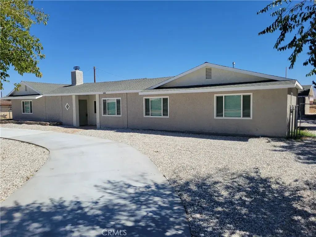 14145 Lakota Road, Apple Valley
